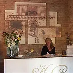 ホテル Porta Romana - Lucehotels
