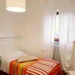 ホテル Porta Romana - Lucehotels