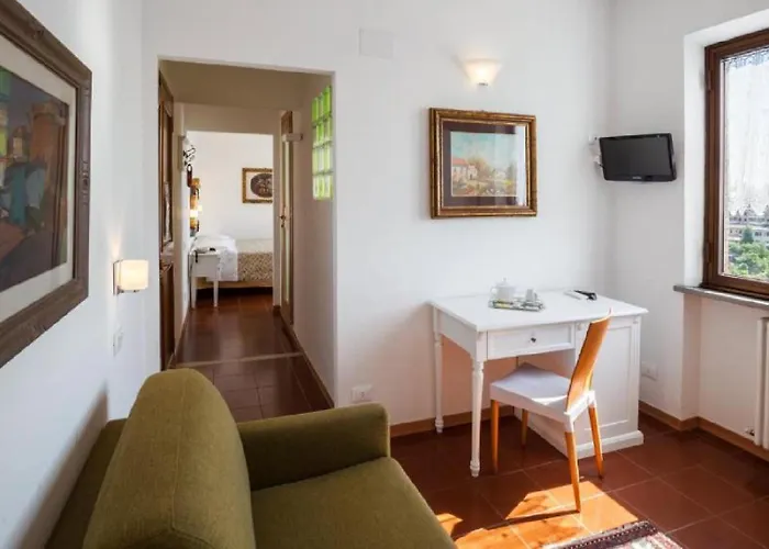 Porta Romana - Lucehotels Готель