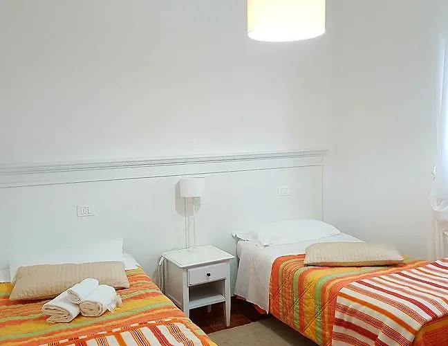 Готель Porta Romana - Lucehotels 3*