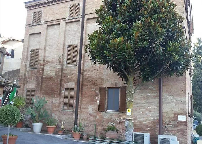 Готель Porta Romana - Lucehotels 3*