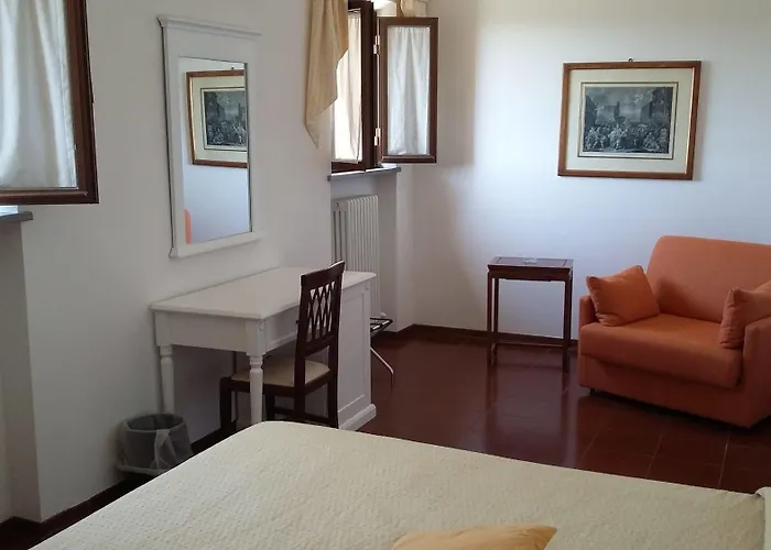 Porta Romana - Lucehotels Готель