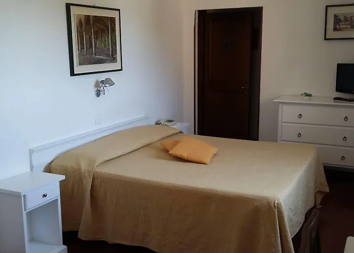 Porta Romana - Lucehotels Готель