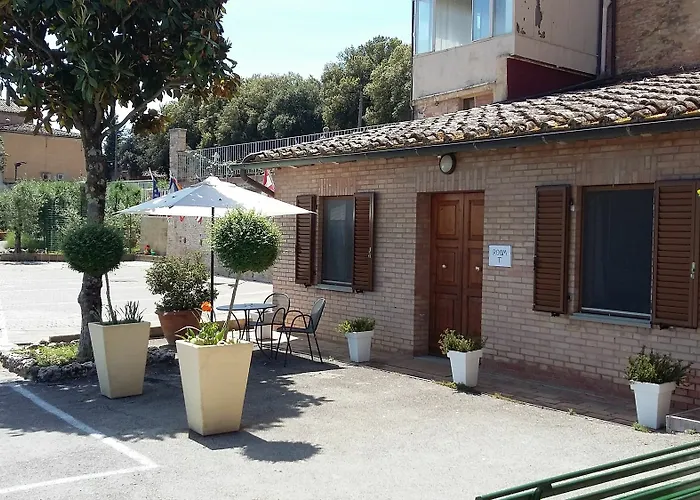 Готель Porta Romana - Lucehotels