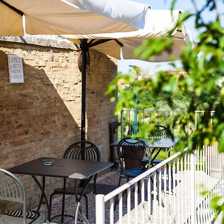 Porta Romana Di Luce Szálloda